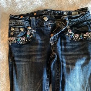 Vintage-ish Miss Me signature cropped skinny jeans w/Rhinestone